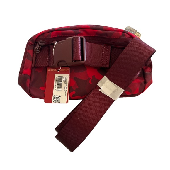 Lululemon Limited Edition Everywhere Belt Bag 1L - Picture 5 of 6